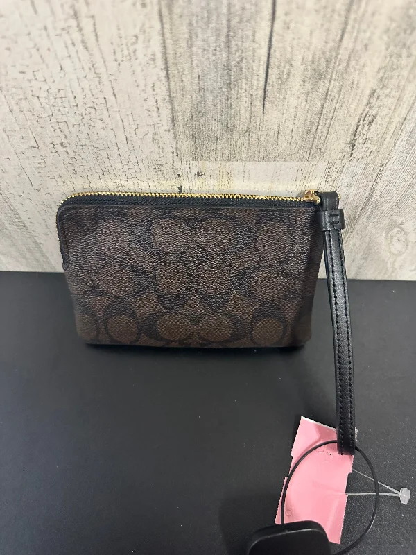 Wristlet Designer By Coach  Size: Small